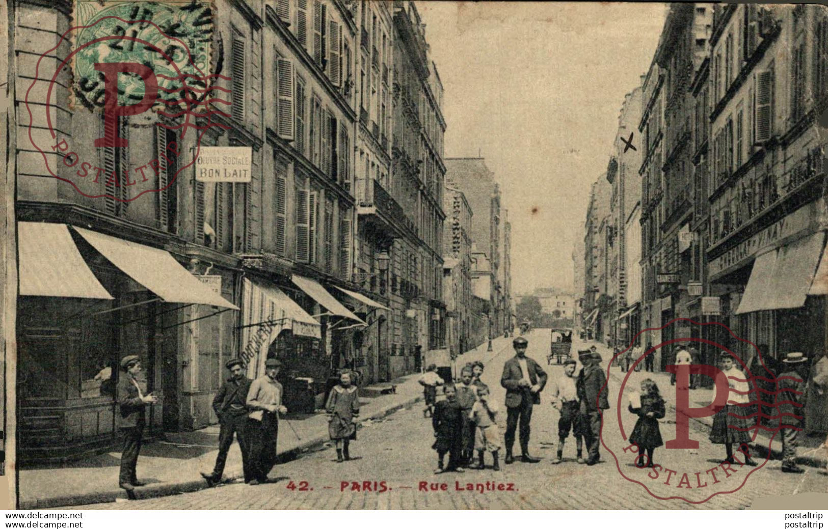 PARIS RUE LANTIEZ SMALL CRACK RIGHT UNDER CORNER