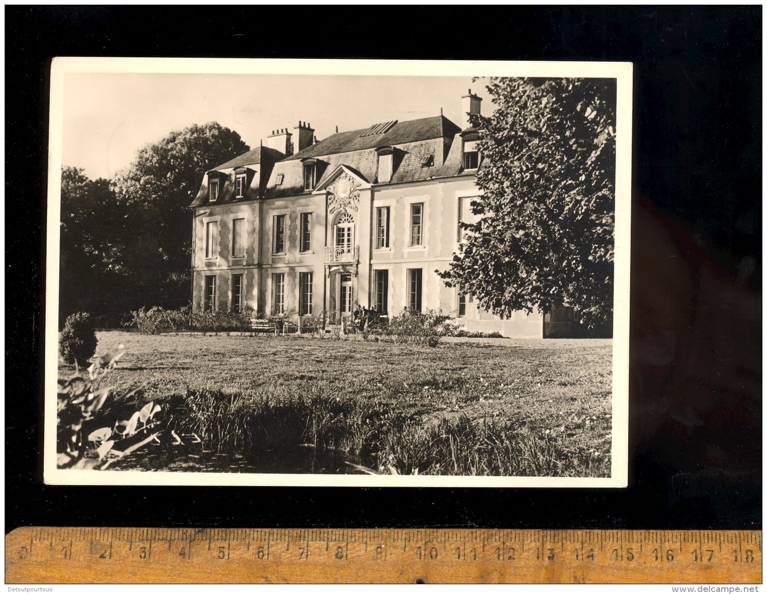 PARON Yonne 89 : façade du château 1961 / rare édition hollandaise