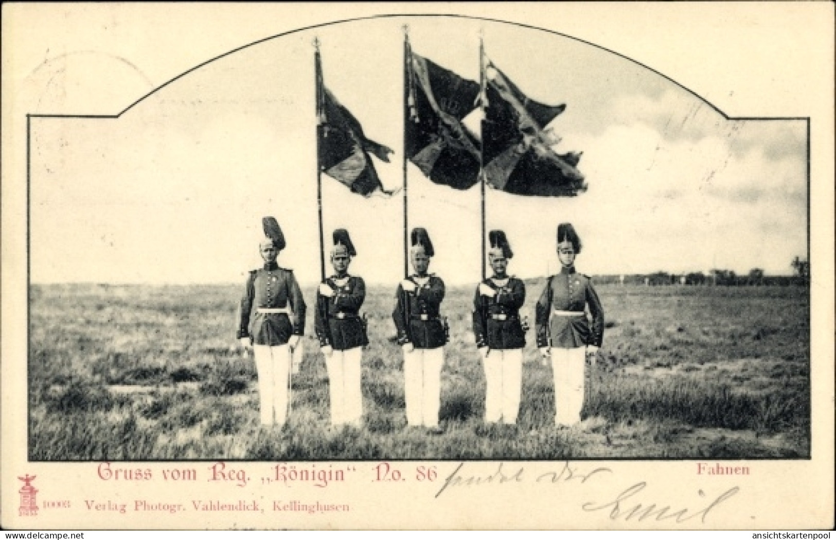 Passepartout CPA Hohenlockstedt, Soldaten mit Fahnen des Regiments Reine