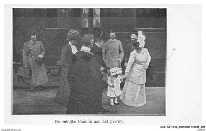 CAR-AGTP16-0690-PAYS-BAS - Koninklijke familie aan het perron