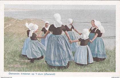 NETHERLANDS - Dansende kinderen op't duin (Zeeland)