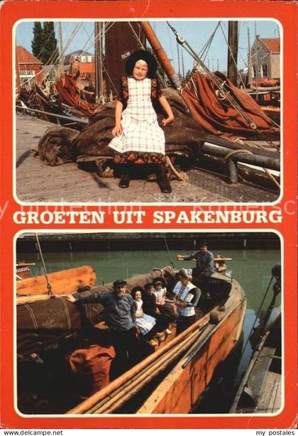 Spakenburg Fischer mit Kindern im Hafen