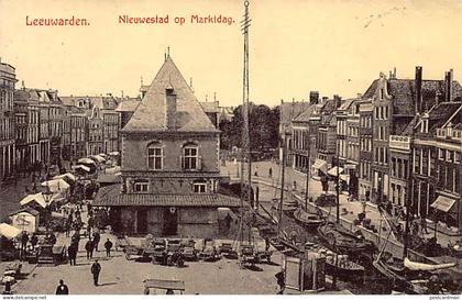 Nederland - LEEUWARDEN - Nieuwestad op Marktdag