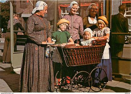 Carte Postale - Pays-Bas - Nederland - Schagen - Westfriesche Klederdracht - Folklore - Scènes et Type - CPM - Voir Scan