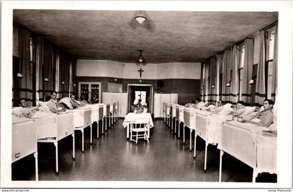St. Elisabeth Ziekenhuis, Mannenzaal, Tilburg 1956 (NB)