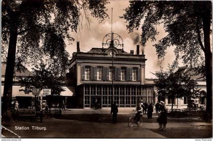 Station met volk, Tilburg 1935 (NB)