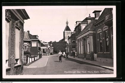AK Uithuizen, Hoofstraat met Ned. Herv. Kerk.