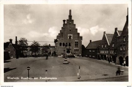 CPA Waalwijk Raadhuis met Raadhuisplein NETHERLANDS (728569)