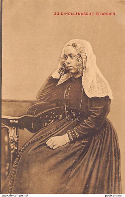 Nederland - Zuid-Holland (ZH) Zuid-Hollandsche Eilanden - Woman from South-Holland Islands - Uitg. onbekend