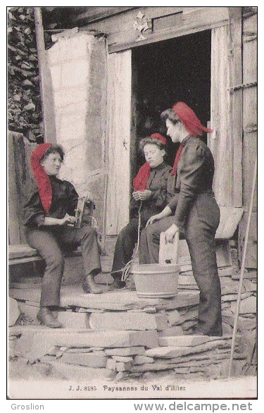 PAYSANNES DU VAL D'ILLIEZ 8185