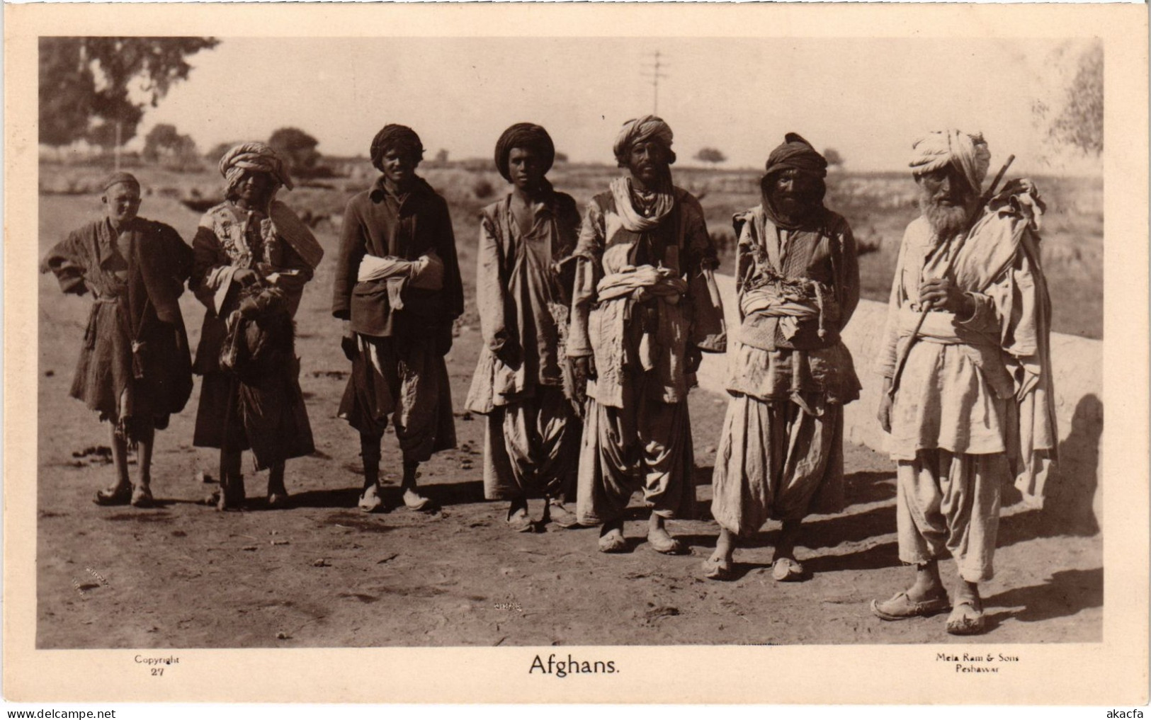 PC AFGHANISTAN AFGHANS REAL PHOTO POSTCARD (a84291)