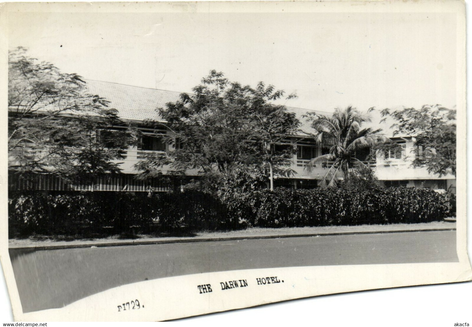 PC AUSTRALIA, THE DARWIN HOTEL, Vintage REAL PHOTO Postcard (b27077)