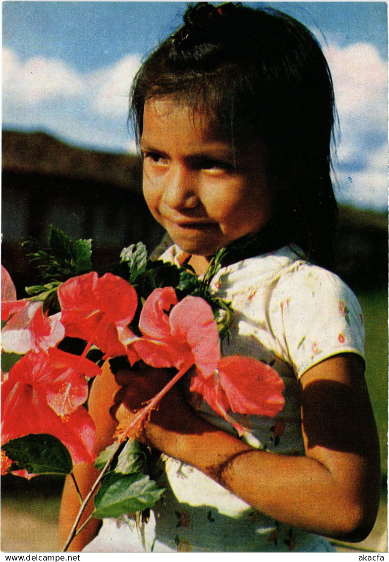 PC BOLIVIA, BLUMENFEUNDIN IN DER BOLIVIEN-MISSION, Modern Postcard (b60697)
