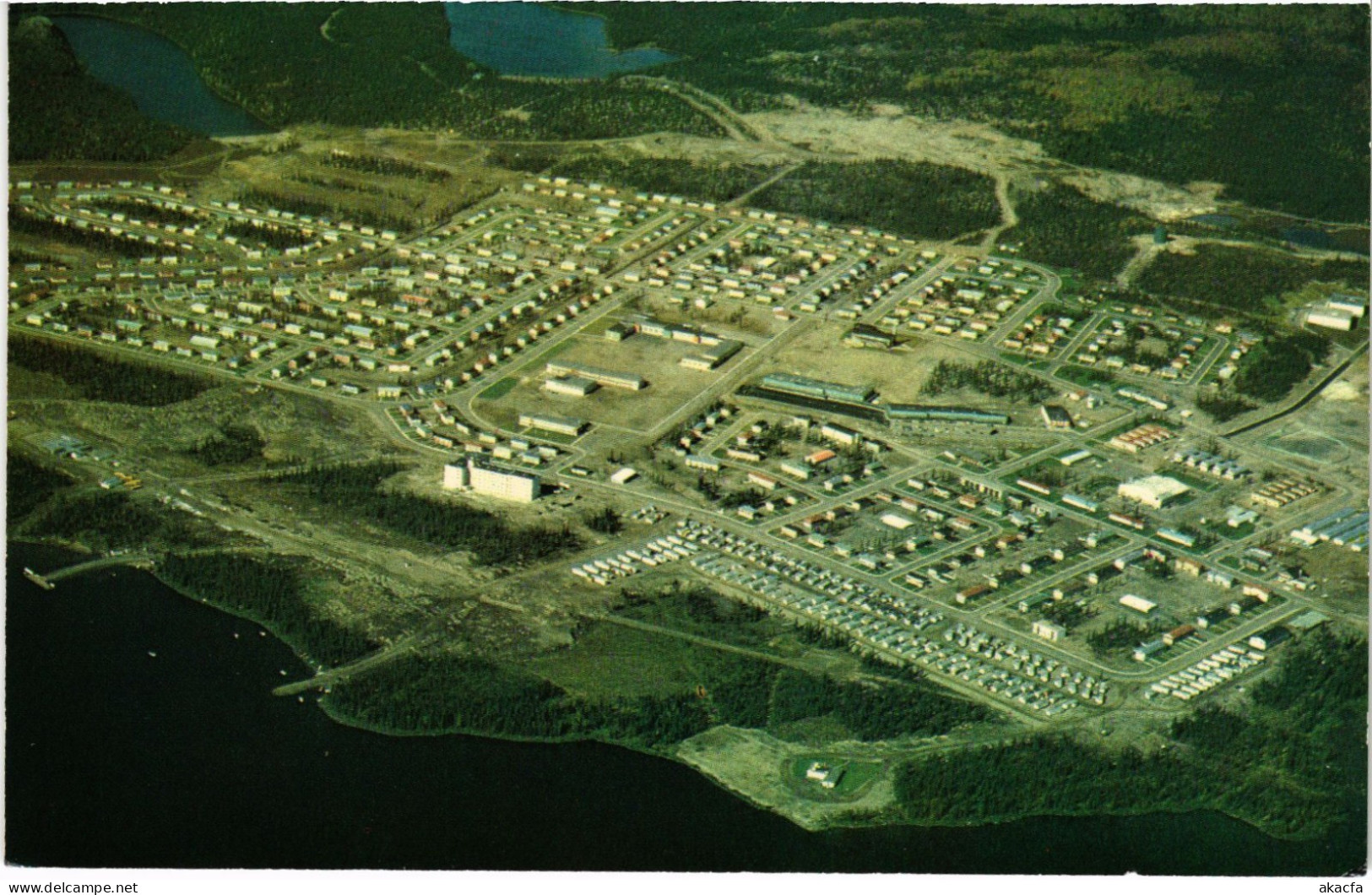PC CANADA, NEWFOUNDLAND, AERIAL VIEW OF LABRADOR CITY, Modern Postcard (b61858)