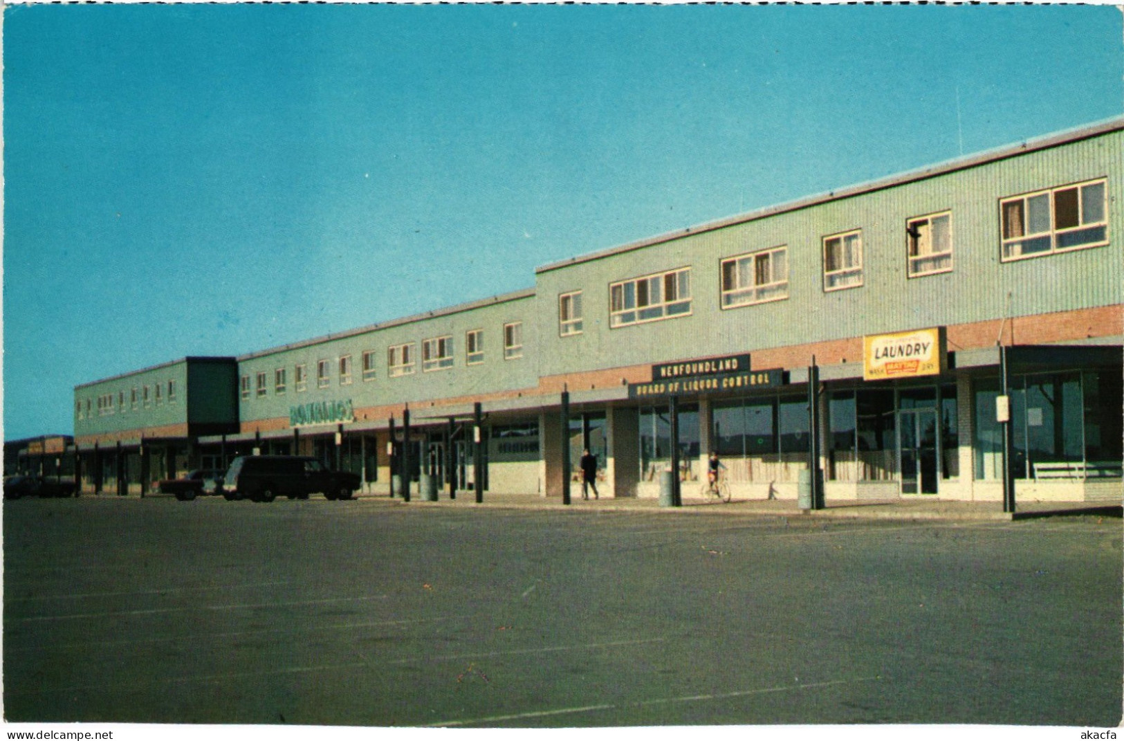 PC CANADA, NEWFOUNDLAND, LABRADOR CITY, SHOPPING CENTR, Modern Postcard (b61859)