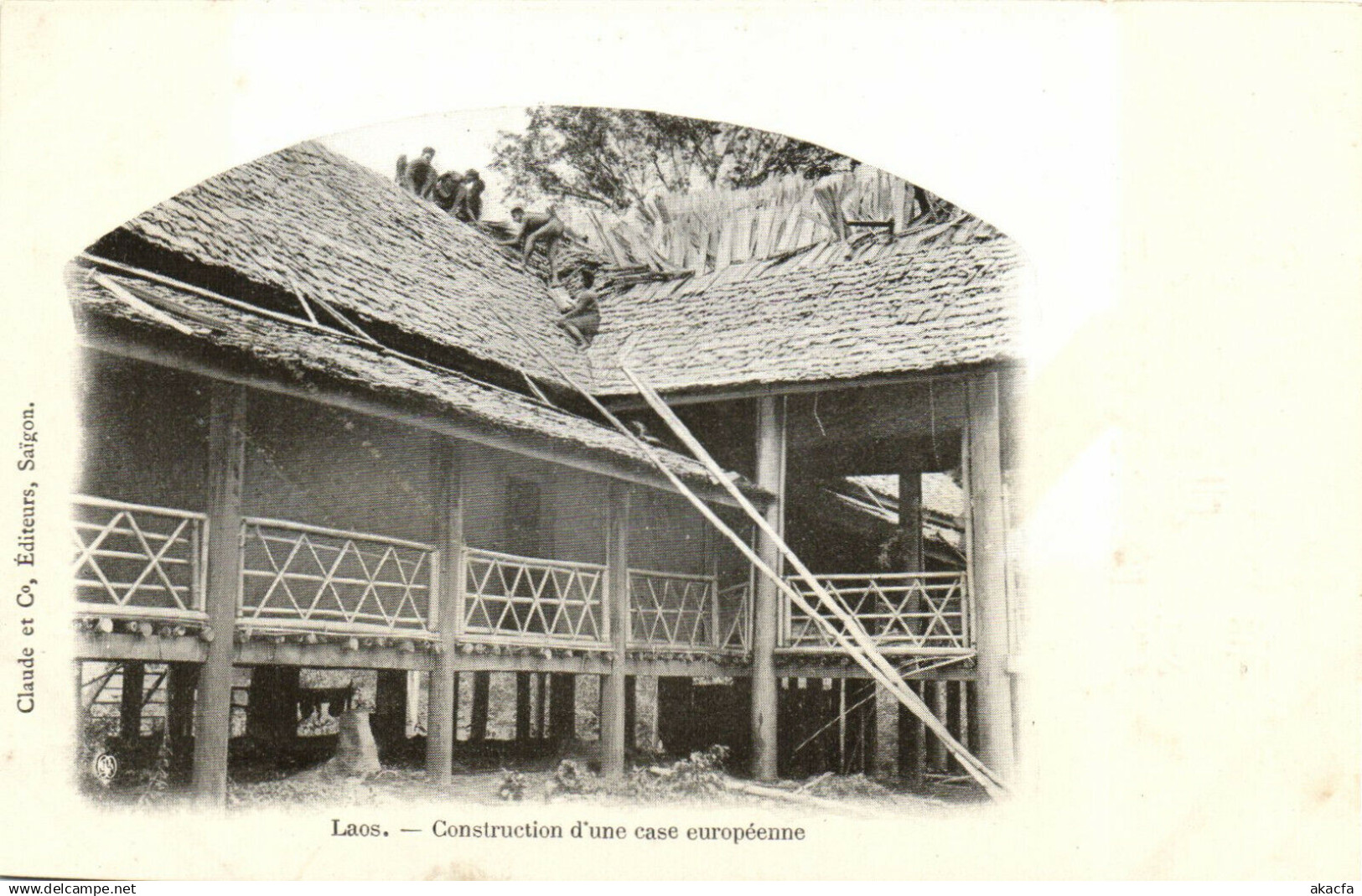PC LAOS INDOCHINA LAOS CONSTRUCTION D'UNE CASE (b23434)
