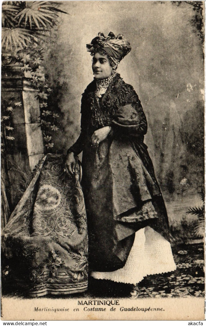 PC MARTINIQUE MARTINIQUE EN COSTUME DE GUADELOUPÉENNE (a79504)