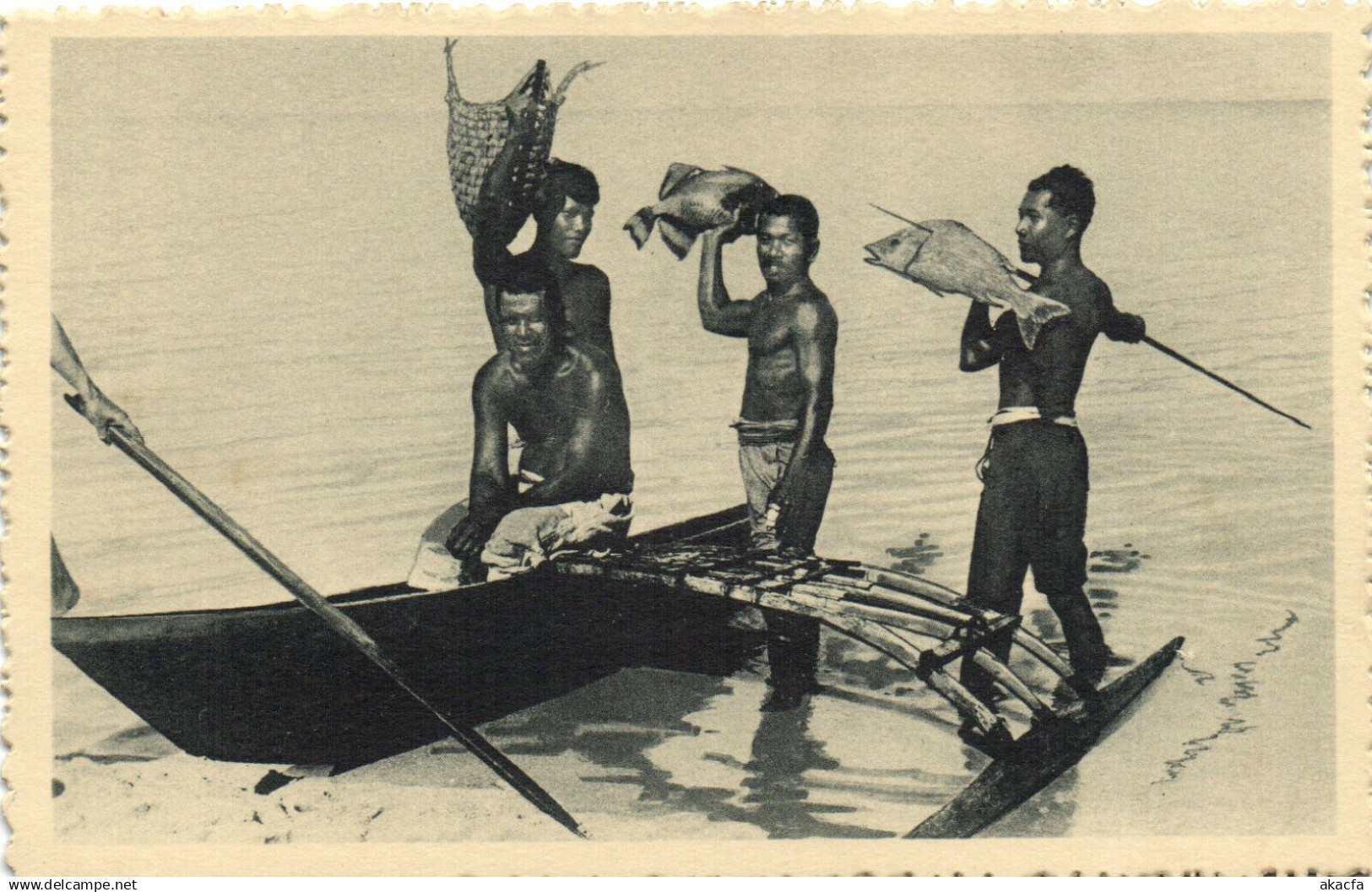 PC OCEANIA, CAROLINES, RETOUR DE PÉCHE, Vintage Postcard (b31447)