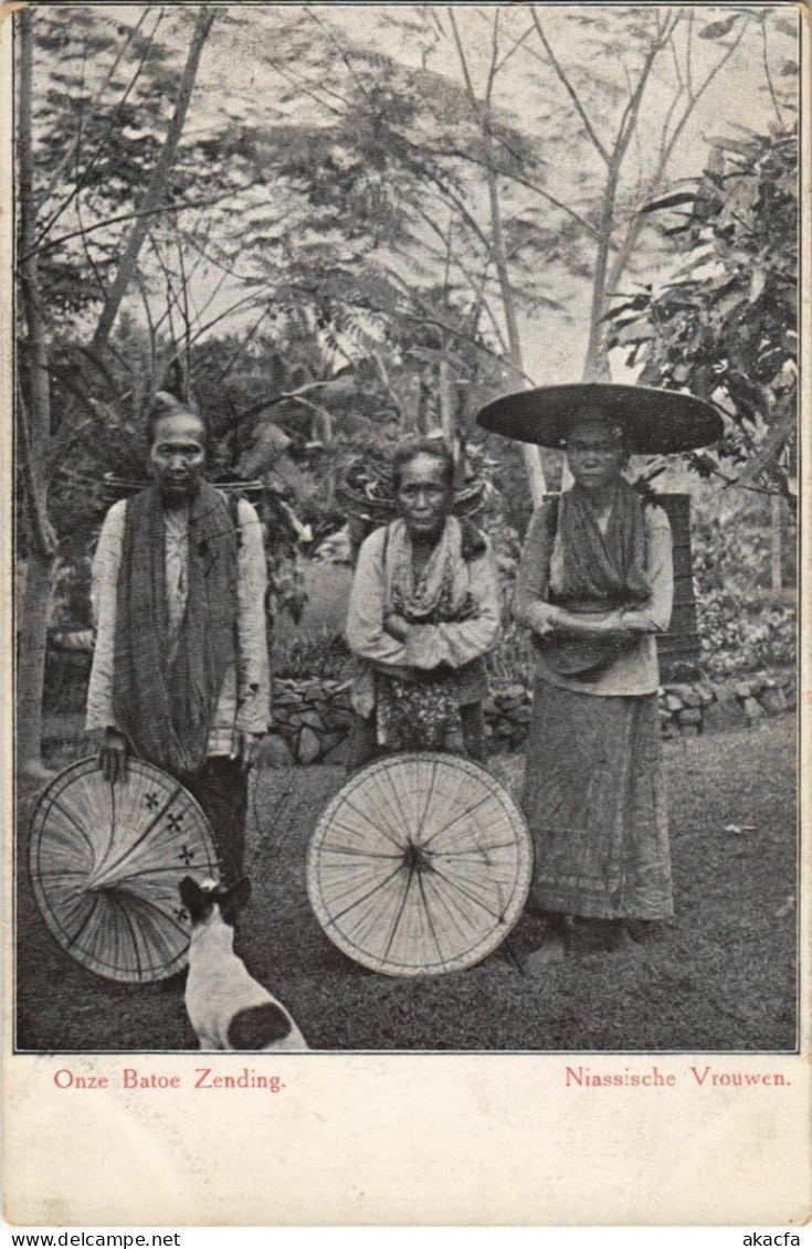 PC Onze Batoe Zending Niassische vrouwen INDONESIA (a17997)