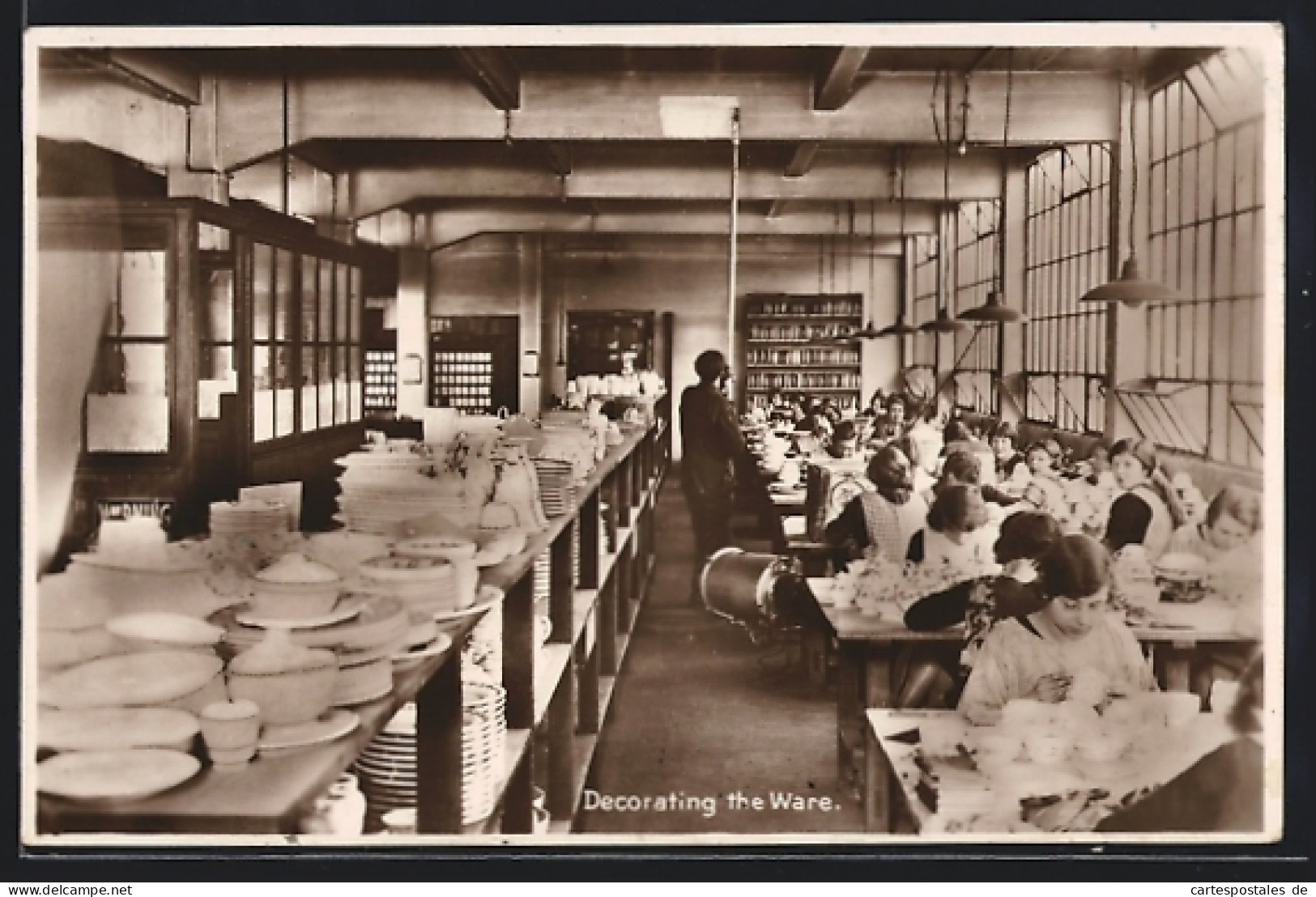 Pc Stoke-on-Trent, Porcelain factory, decorating the ware