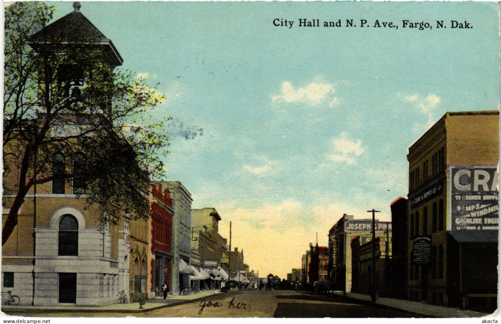 PC US, ND, FARGO, CITY HALL AND N. P. AVENUE, Vintage Postcard (b61926)