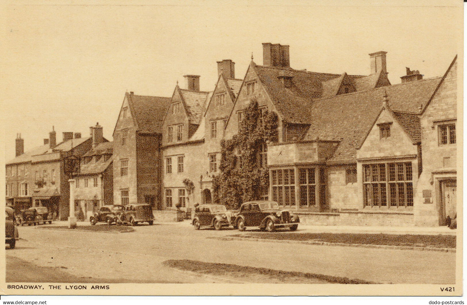 PC26376 Broadway. The Lygon Arms. Photochrom. No V421
