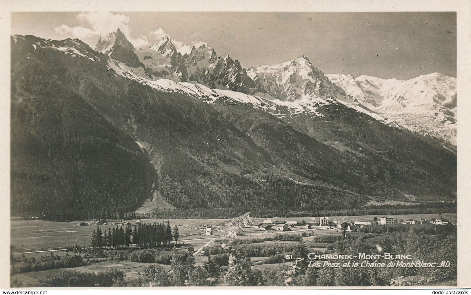 PC46757 Chamonix Mont Blanc. Les Praz et la Chaine du Mont Blanc. Levy et Neurde