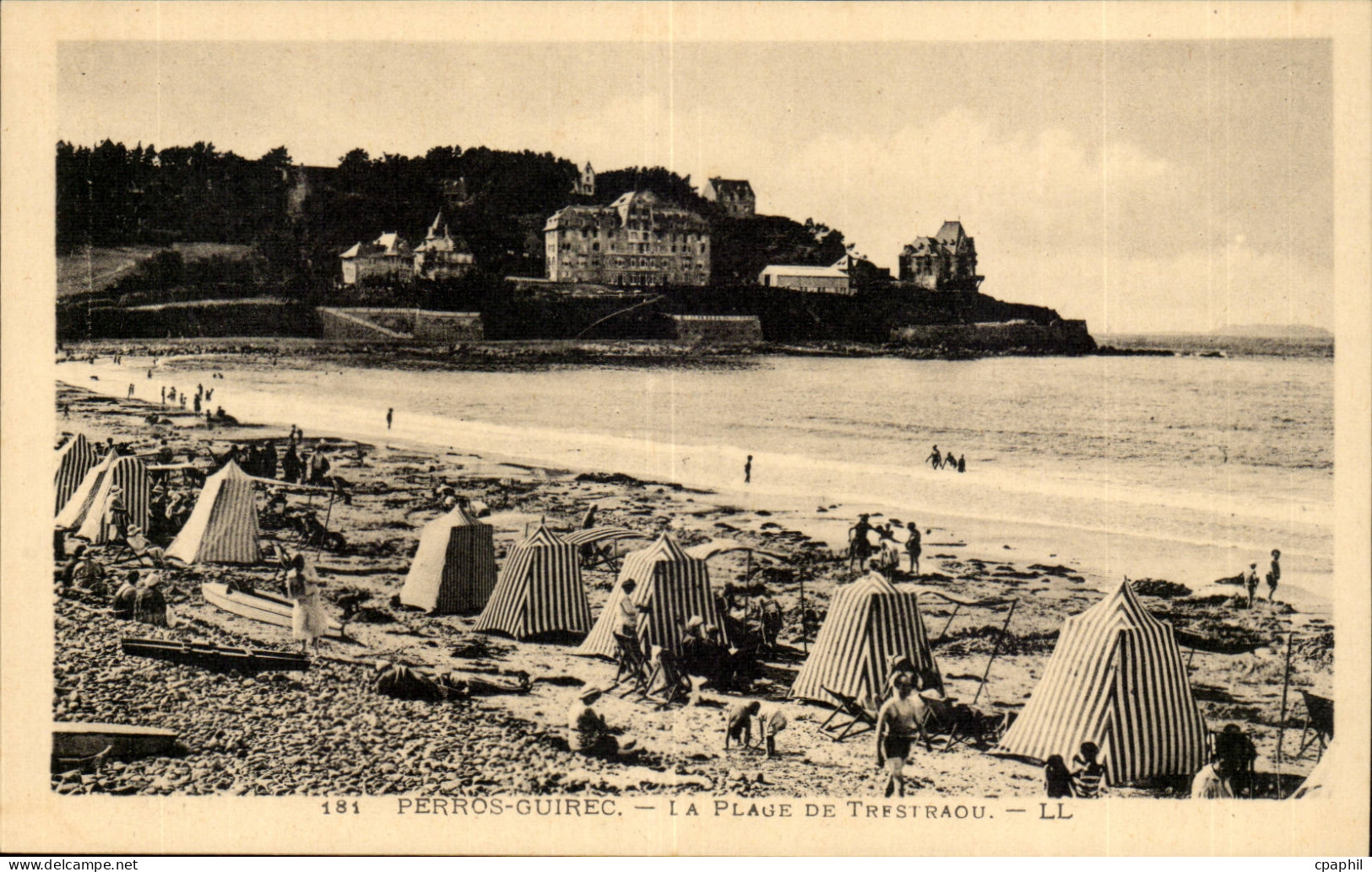 Perros Guirec CPA La plage de Trestraou