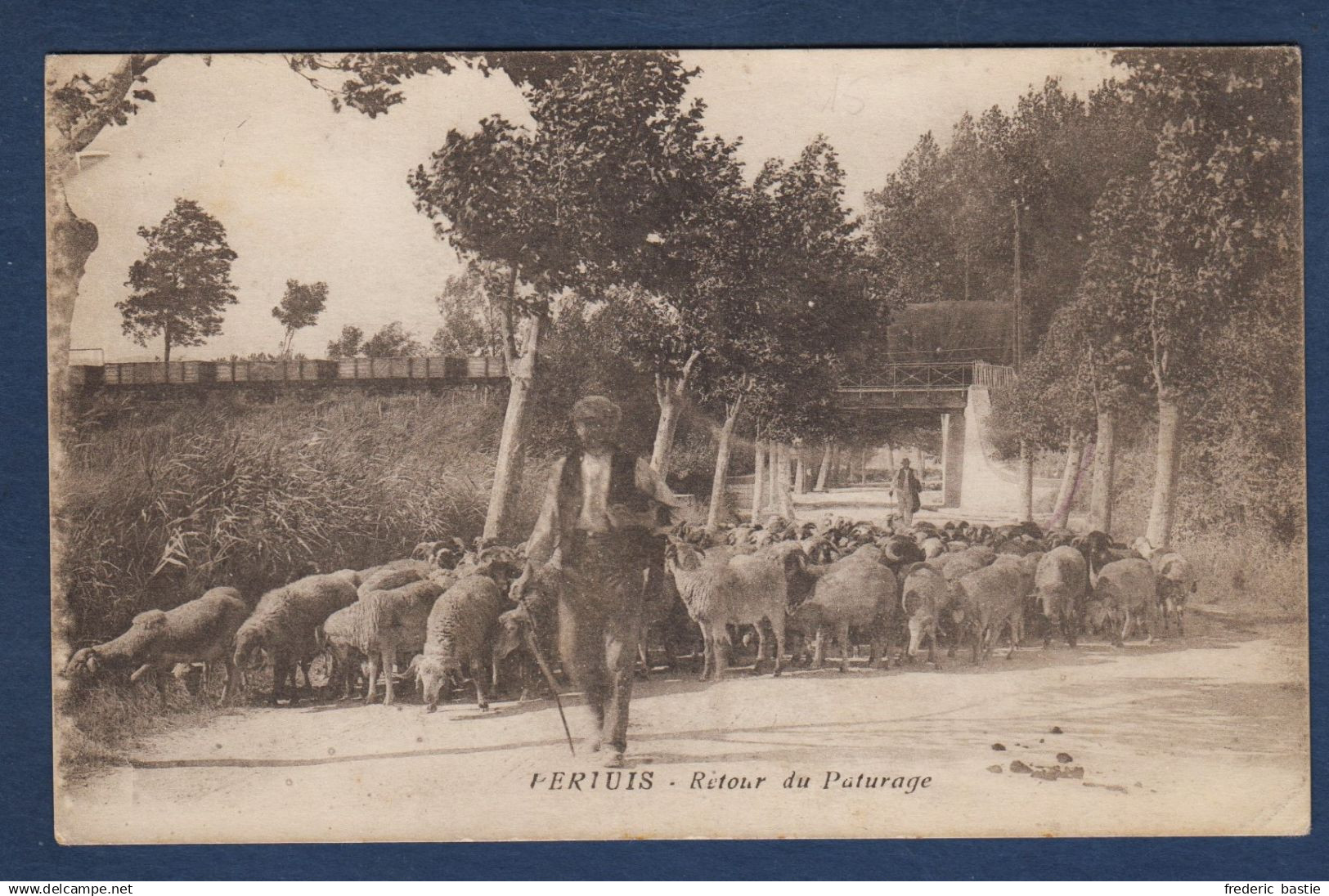 PERTUIS