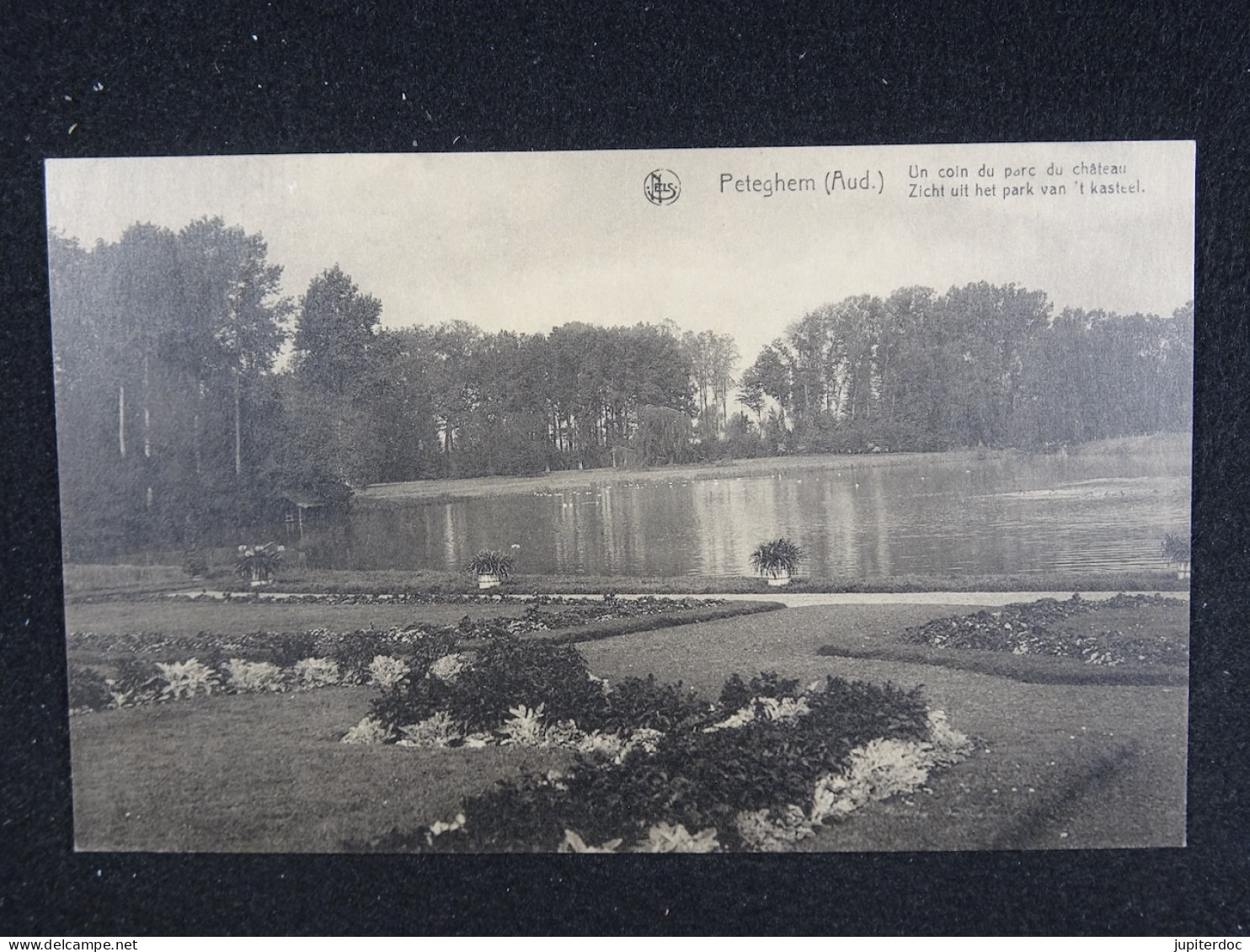 Peteghem (Aud.) Un coin du parc du château