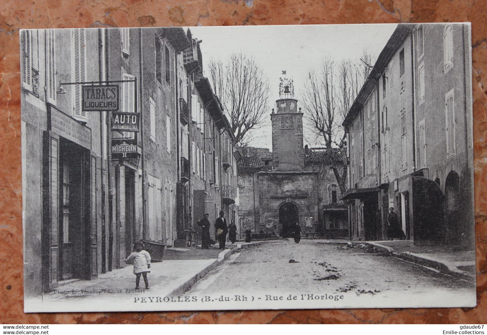 PEYROLLES (13) - RUE DE L'HORLOGE