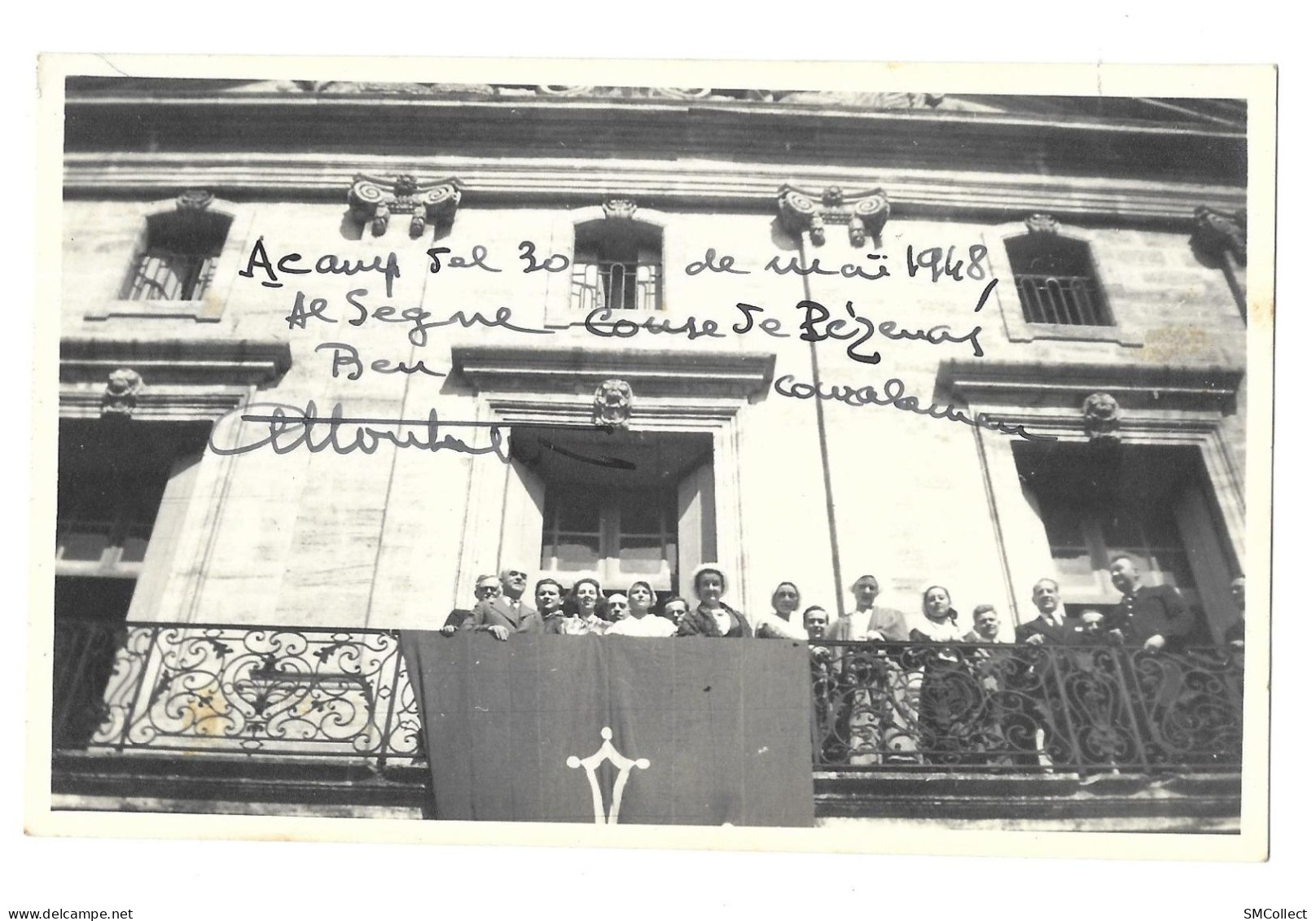 Pézenas, carte photo de mai 1948, balcon de l'hôtel de ville. Voir description (A25p42)