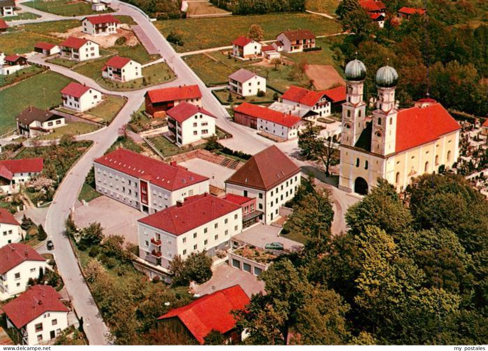 Pfarrkirchen Inn Wallfahrtskirche mit Salvatorkolleg Fliegeraufnahme