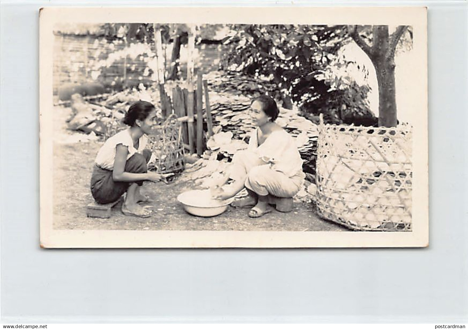 Philippines - Washerwomen - SMALL PHOTOGRAH