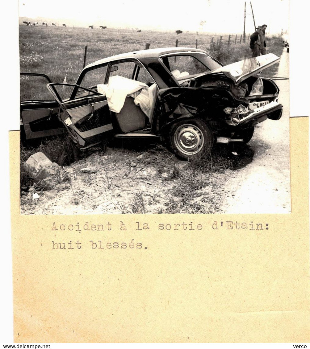 PHOTO Ancienne de ETAIN - Accident, 8 blessés (9x7)