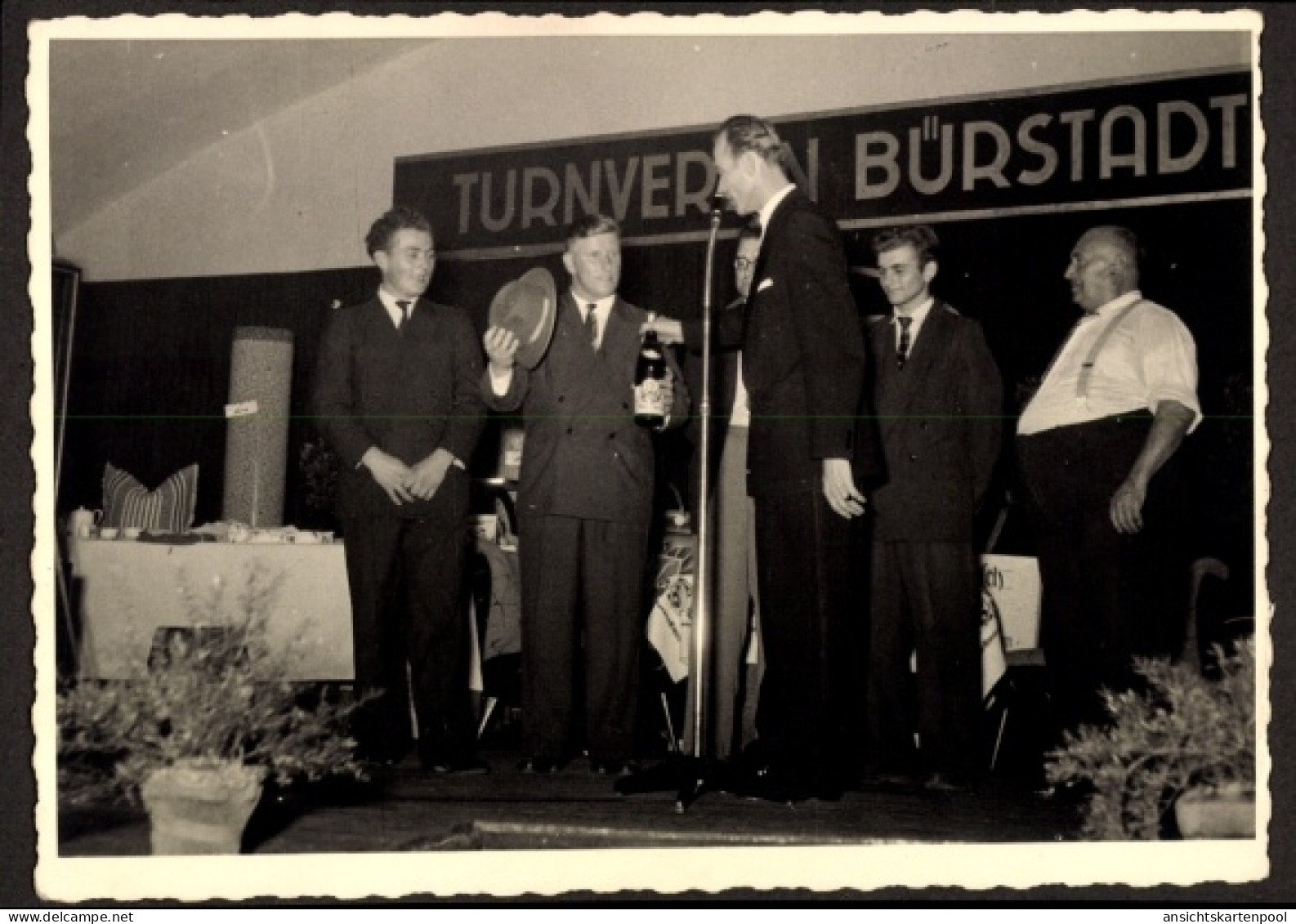 Photo Bürstadt in Hessen, Festveranstaltung Turnverein Bürstadt, Männer auf der Bühne