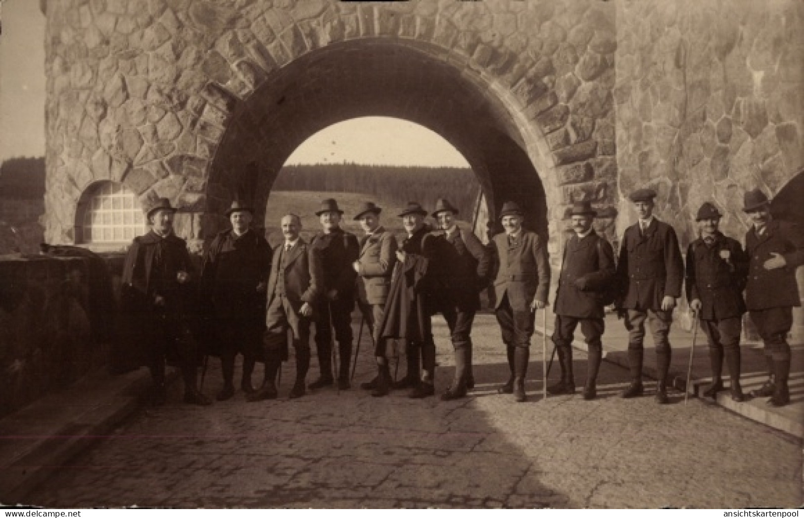 Photo CPA Klingenberg im Erzgebirge Sachsen, Talsperre, Männer-Gruppenbild