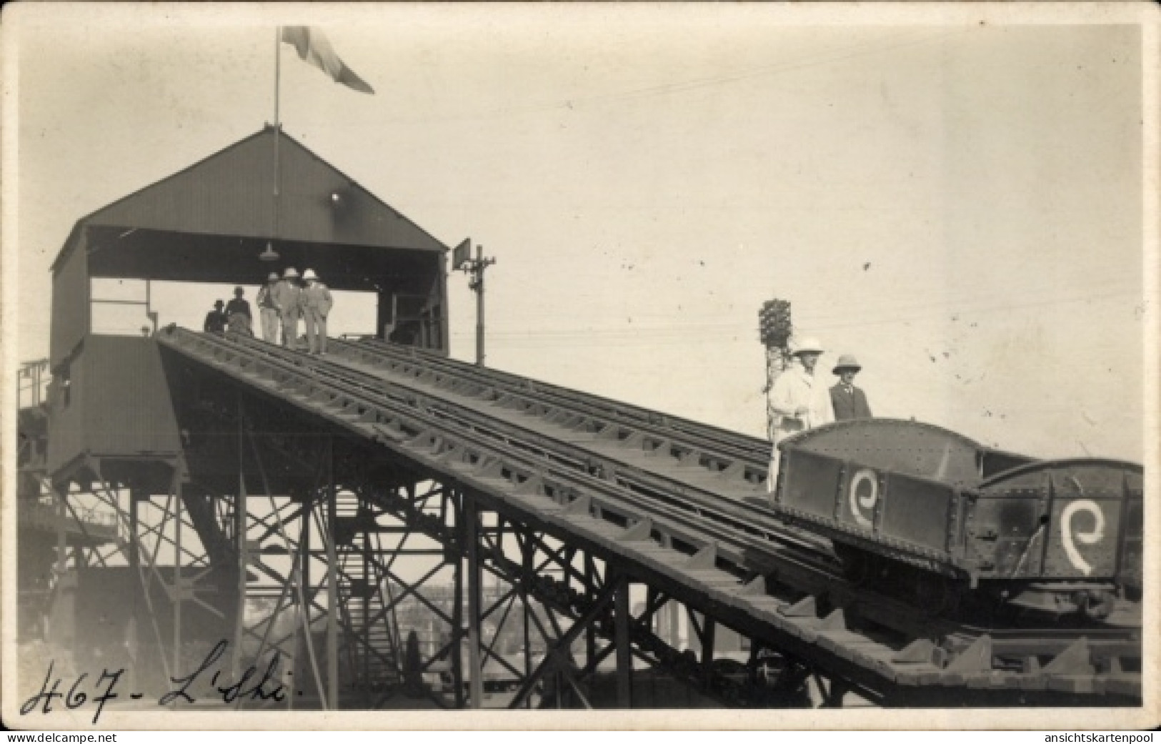 Photo CPA Lubumbashi Elisabethville DR Kongo Zaire, Zeche, Förderwagen