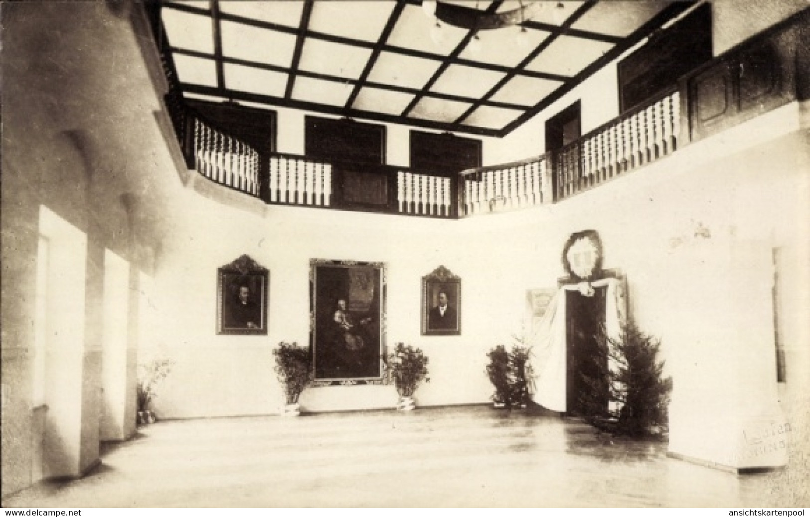 Photo CPA Oberndorf bei Salzburg Österreich ?, Rathaus, Innenansicht