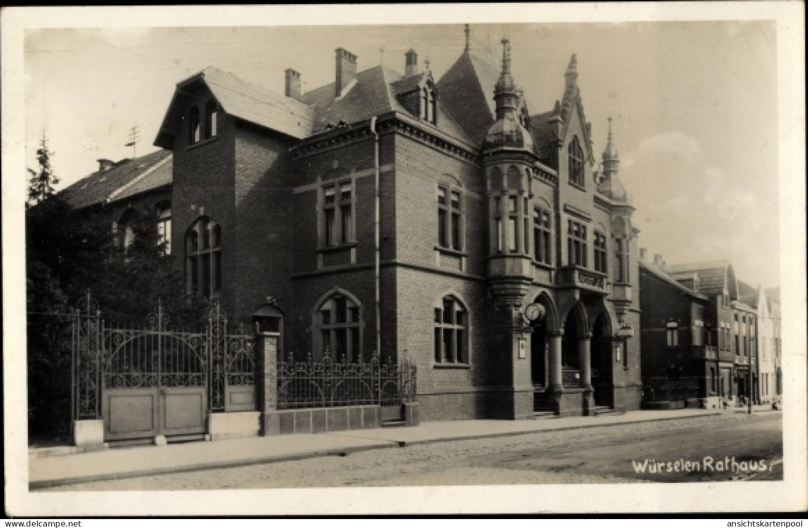 Photo CPA Würselen Nordrhein Westfalen, Partie am Rathaus