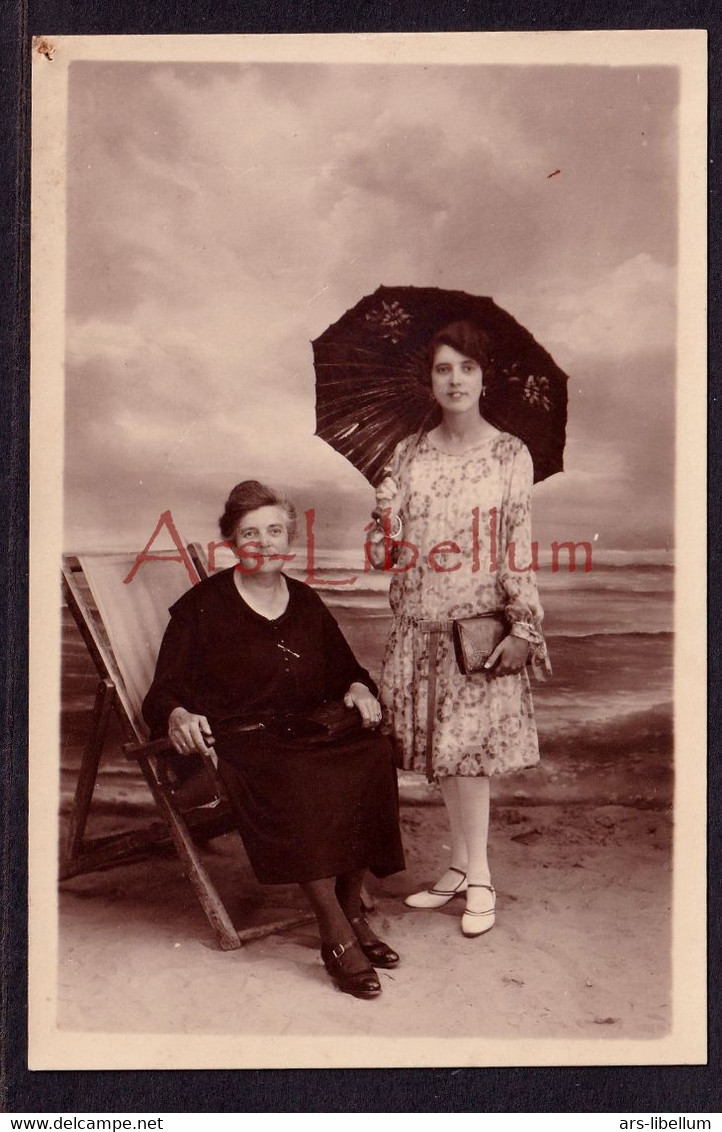 Photo postcard / CPA / femmes / women / fotograaf / Houtart / Laureys / Blankenberghe / 2 scans
