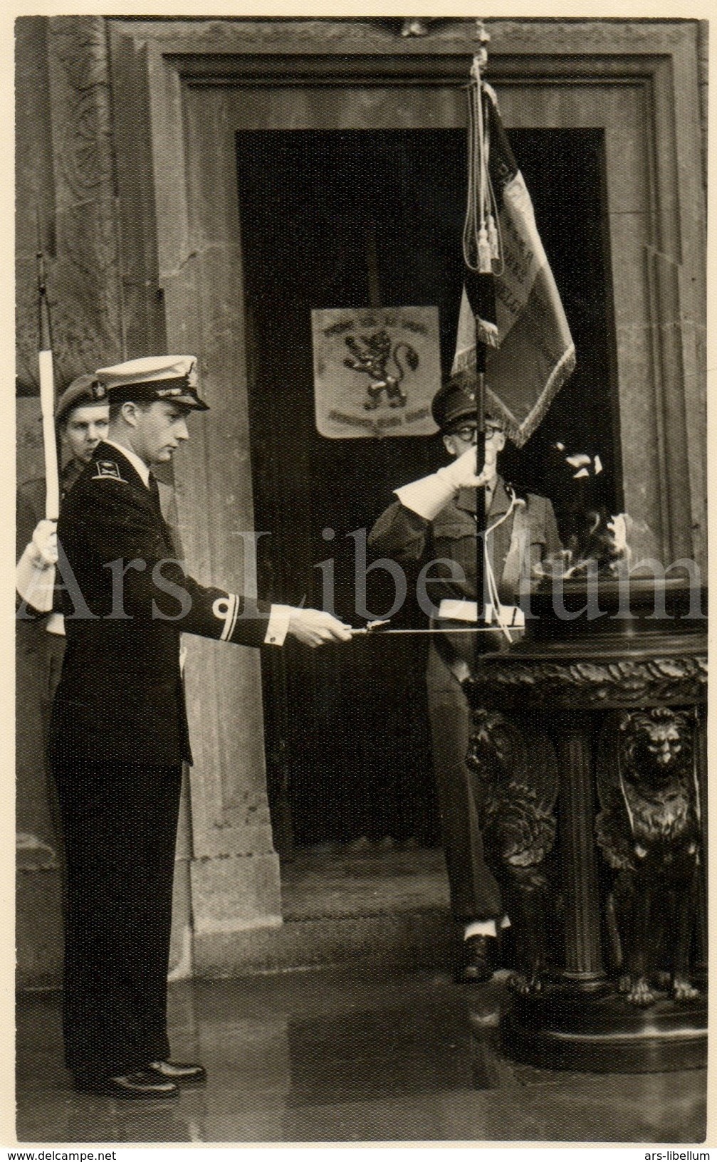 Photo postcard / ROYALTY / Belgium / Belgique / prins Albert / prince Albert / au Soldat Inconnu / 1956