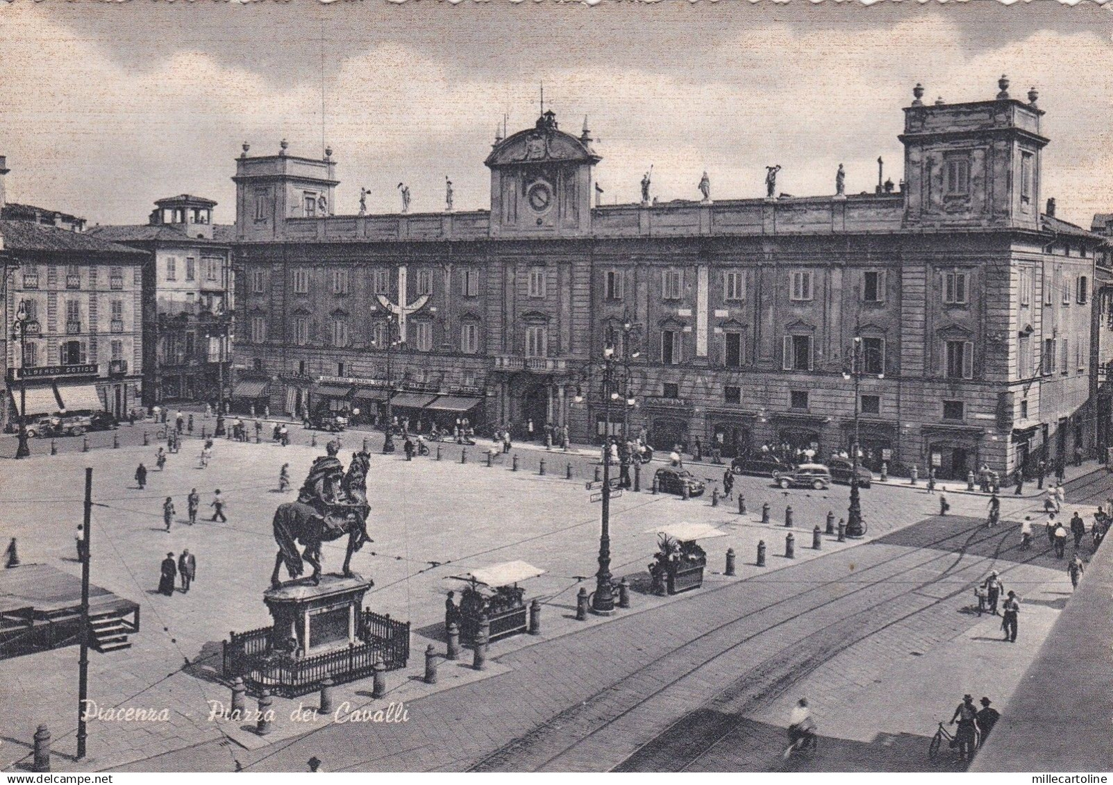 PIACENZA - Piazza dei Cavalli