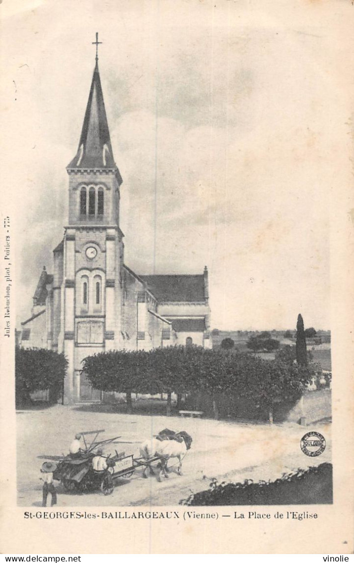 PIE-23-GOLL. 8035 : SAINT-GEORGES-LES-BAILLARGEAUX. ATTELAGE AGRICOLE CHEVAUX MOISSONNEUSE EGLISE