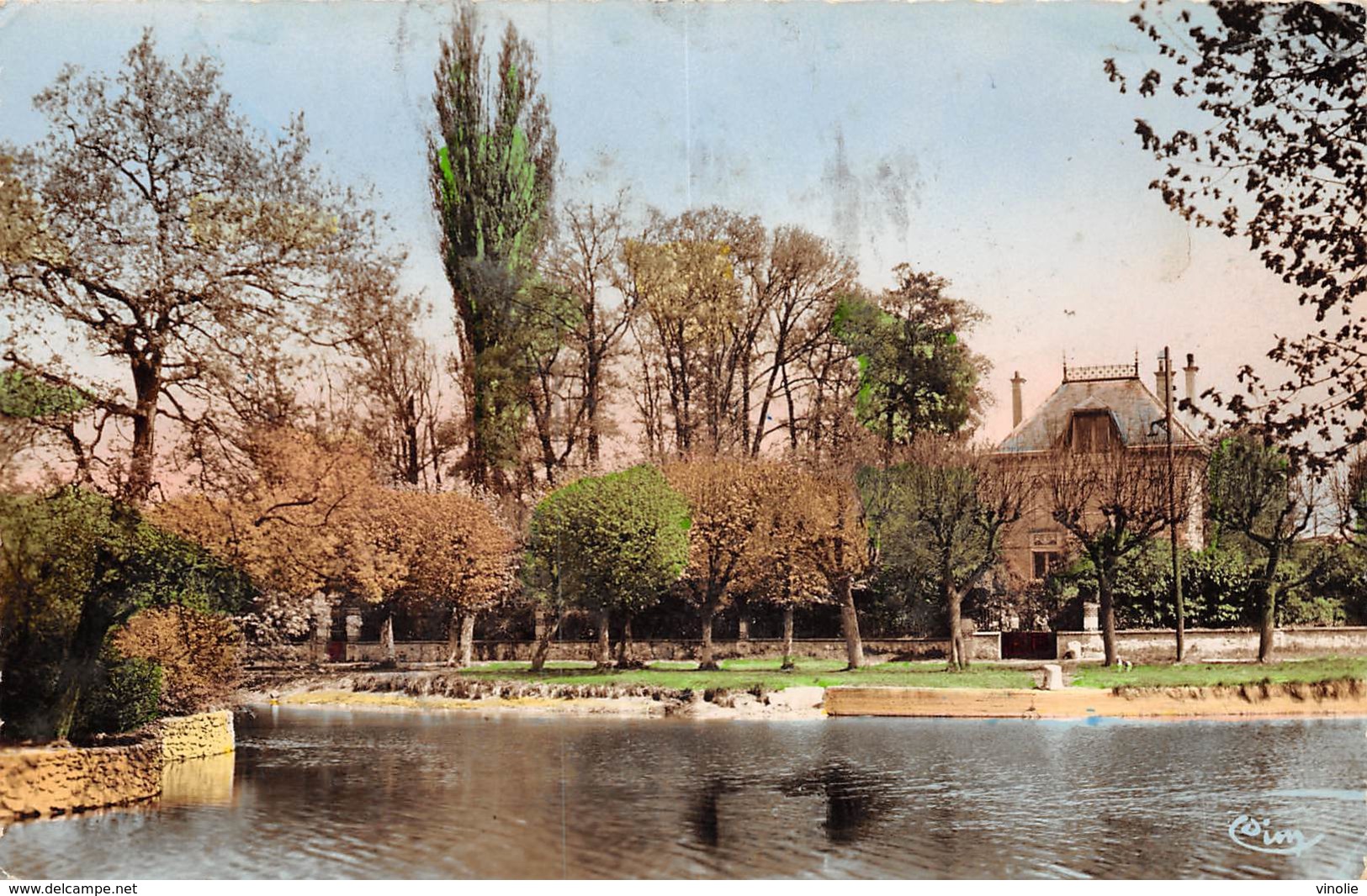 PIE.CO -19-2178 : VIGNEUX SUR SEINE.