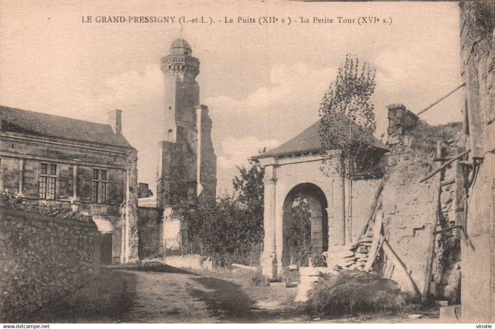 PIE-T. DH-25-2459 : LE GRAND-PRESSIGNY. LE CHATEAU. LE PUITS