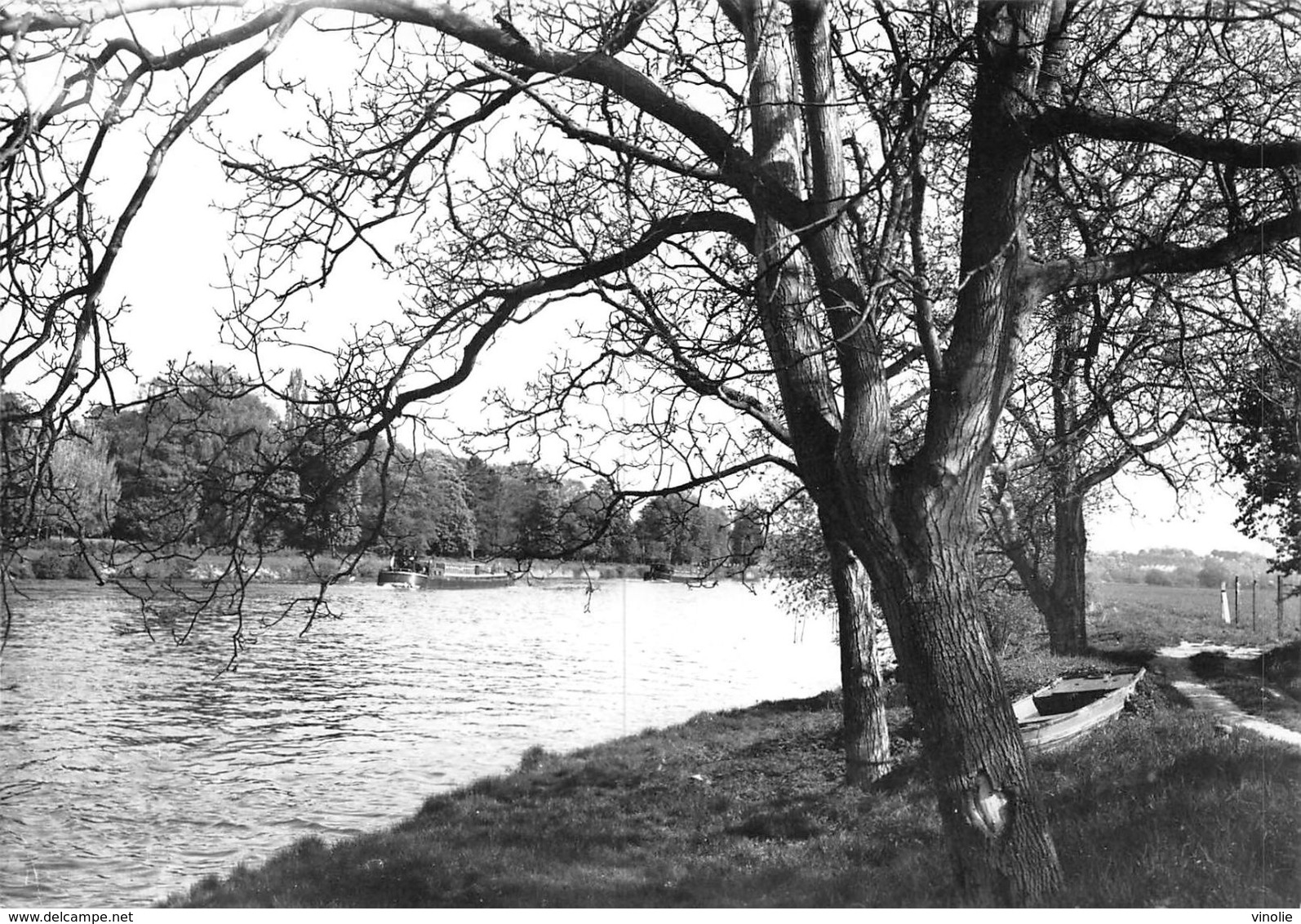 PIE-T-GB-19-1518 : NEUVILLE SUR OISE