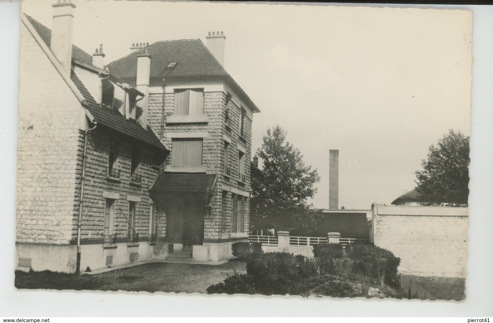 PIERRELAYE - L'Ecole