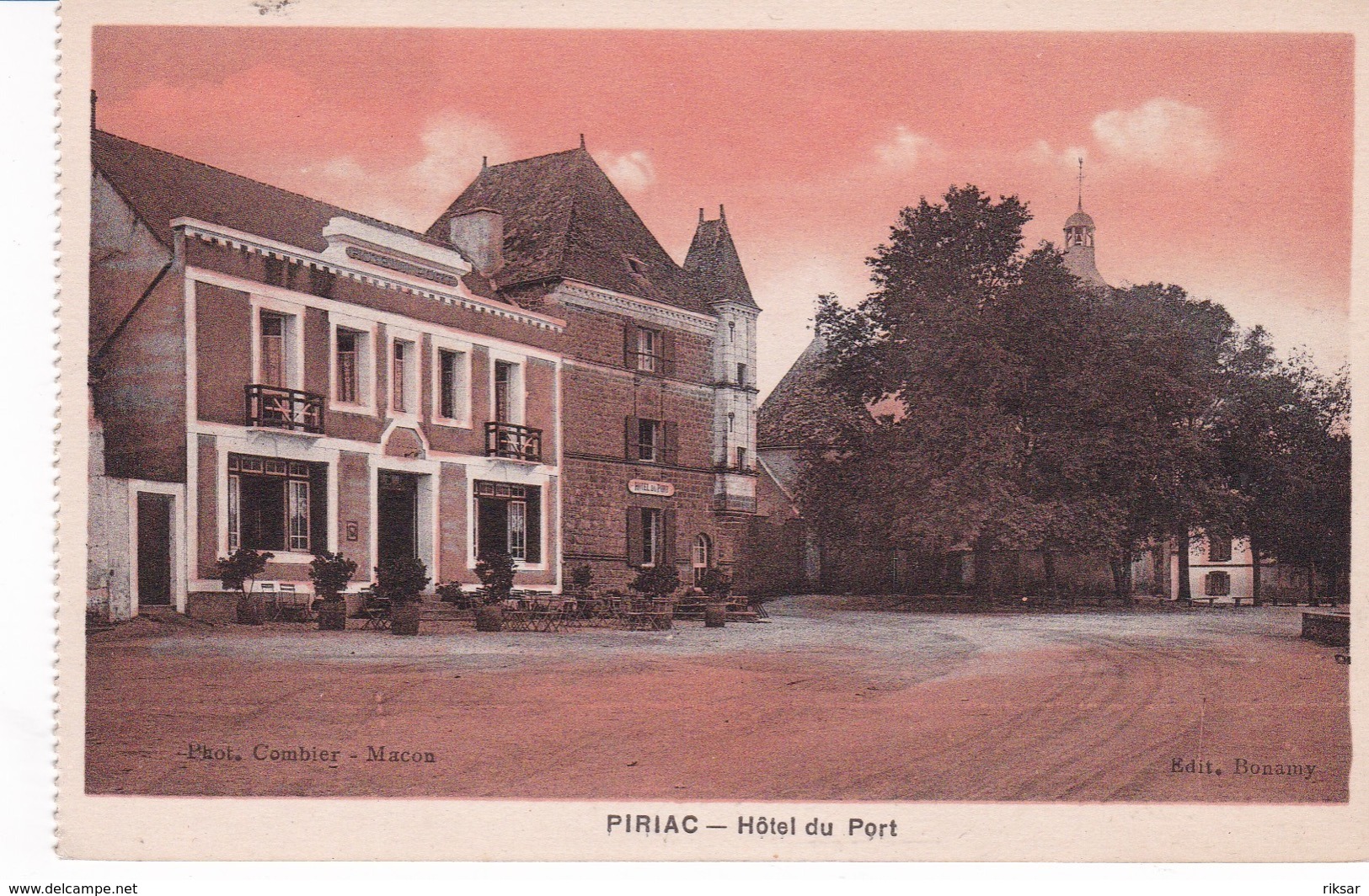 PIRIAC SUR MER(HOTEL)