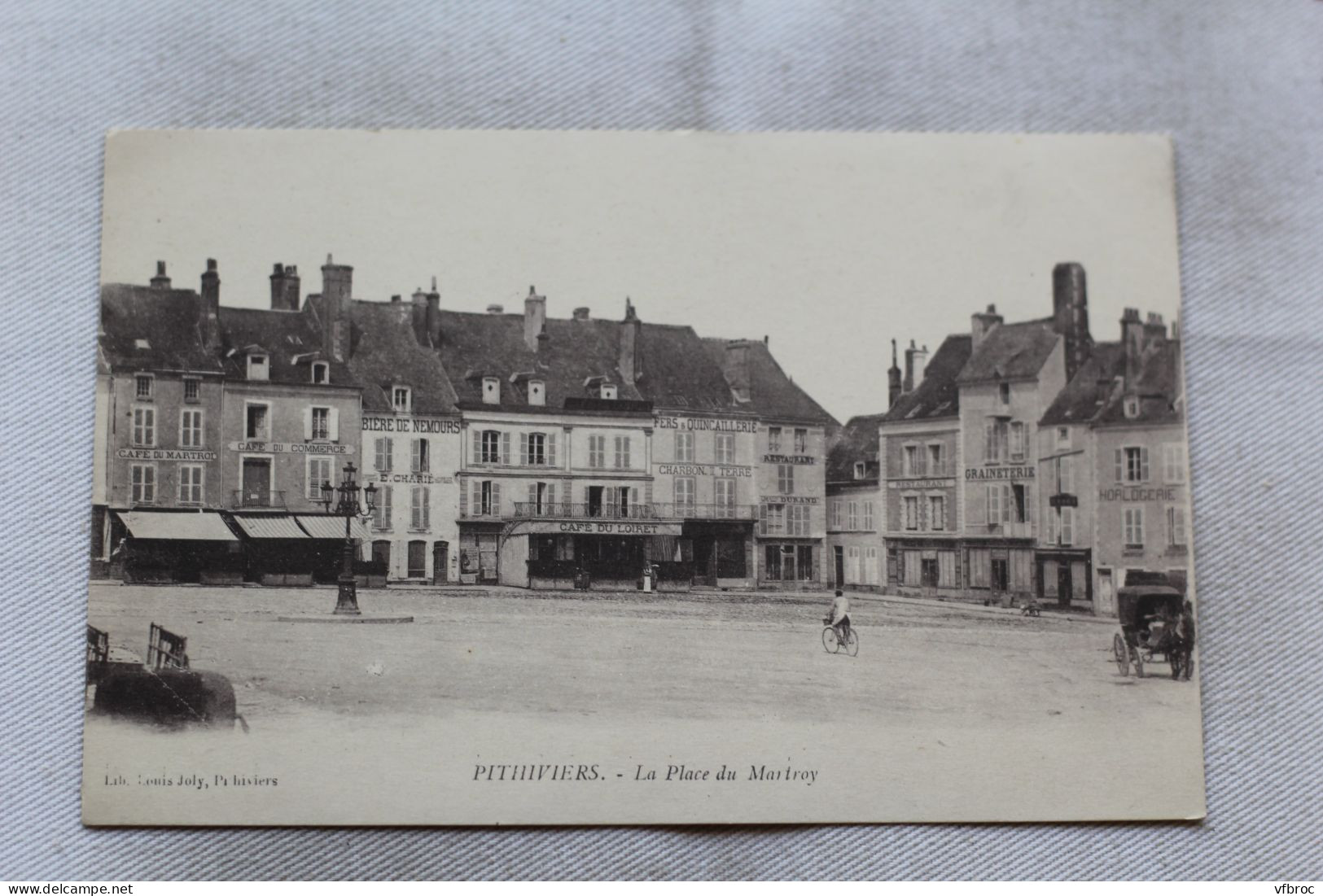 Pithiviers, la place du Martroy, Loiret 45